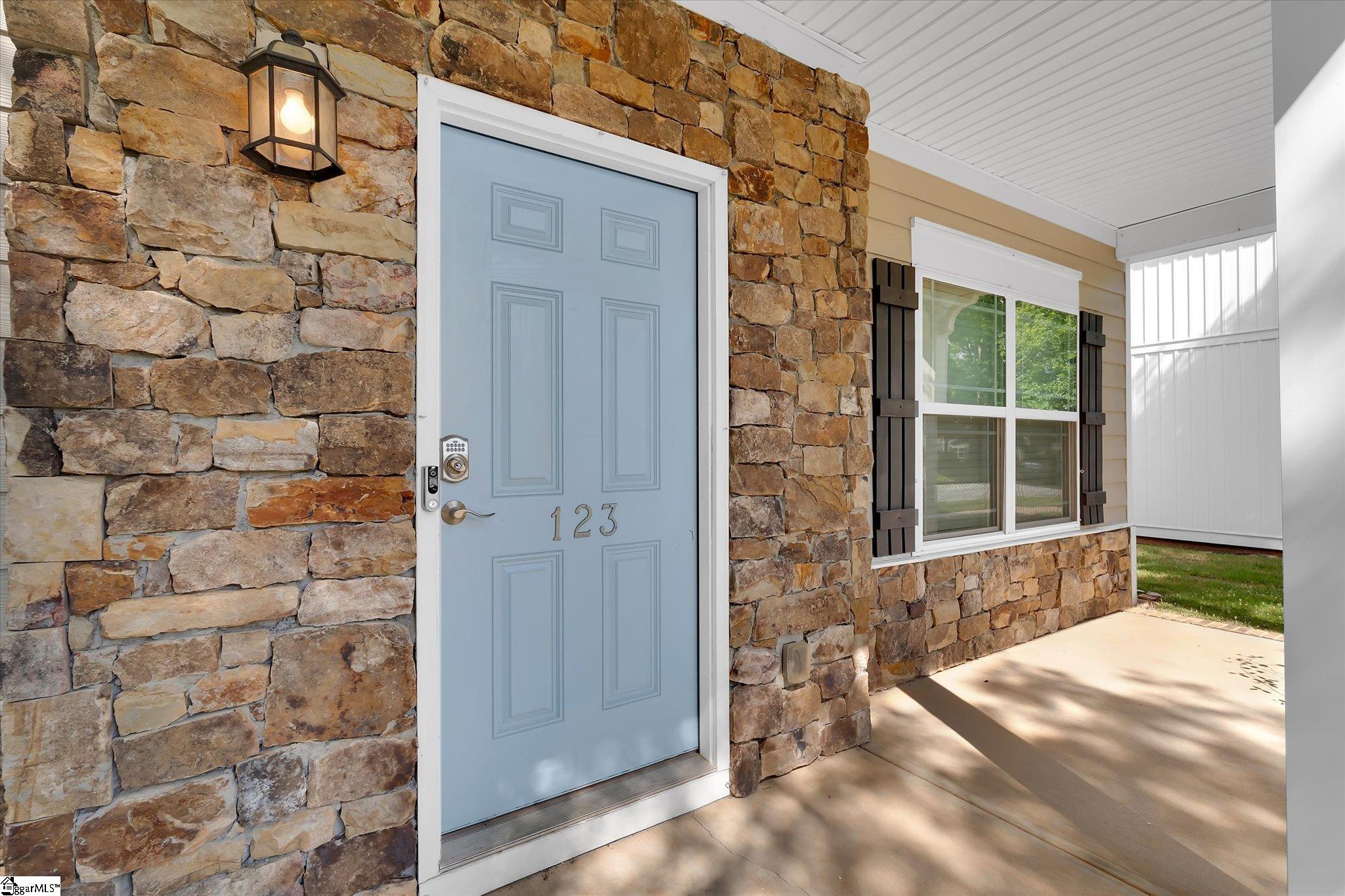 123 Carruth Street Simpsonville, SC 29680 - Photo 2 of 42