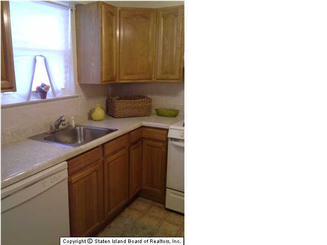 86 Timber Ridge Drive Staten Island, NY 10306 - Photo 16 of 19 Additional Photo