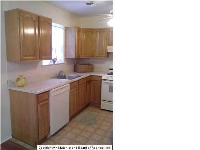 86 Timber Ridge Drive Staten Island, NY 10306 - Photo 3 of 19 Additional Photo