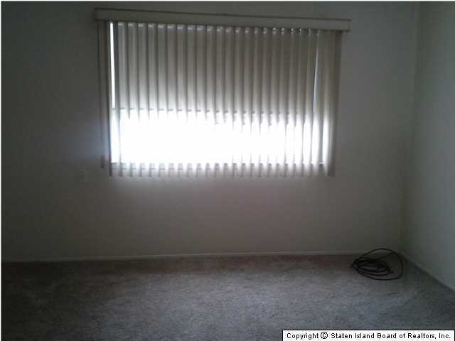 86 Timber Ridge Drive Staten Island, NY 10306 - Photo 4 of 19 Additional Photo