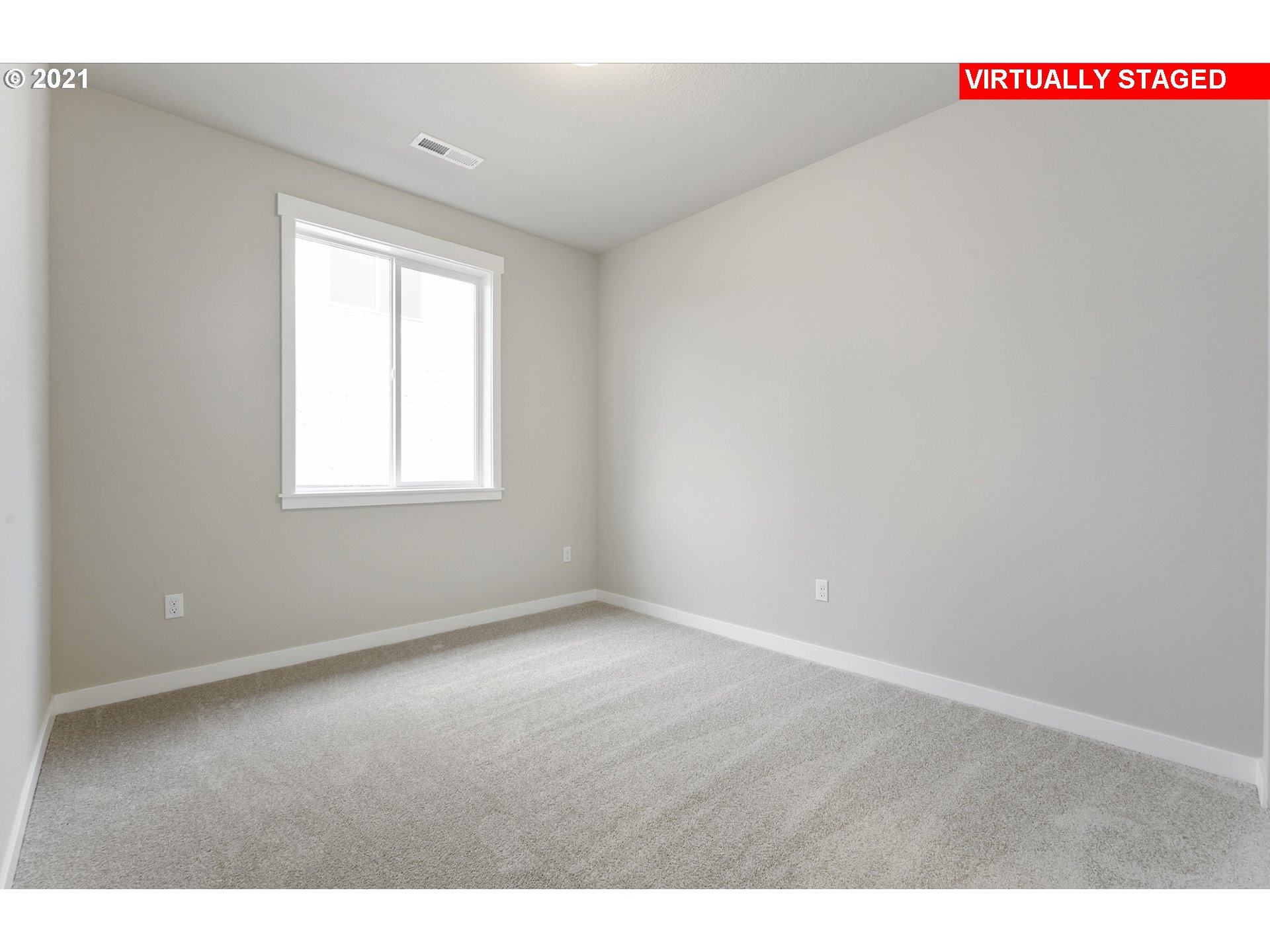 8719 North 5th Street, Unit LT50 Ridgefield, WA 98642 - Photo 28 of 31 a view of an empty room and window