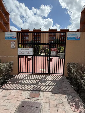 $295,000 | 1800 West 54th Street, Unit 309, Hialeah, FL 33012