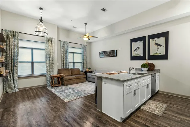 $250,000 | 782 Riverfront Parkway, Unit 112, Chattanooga, TN 37402