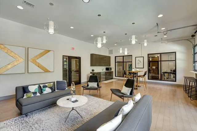 $250,000 | 782 Riverfront Parkway, Unit 112, Chattanooga, TN 37402