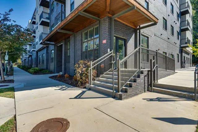 $250,000 | 782 Riverfront Parkway, Unit 112, Chattanooga, TN 37402