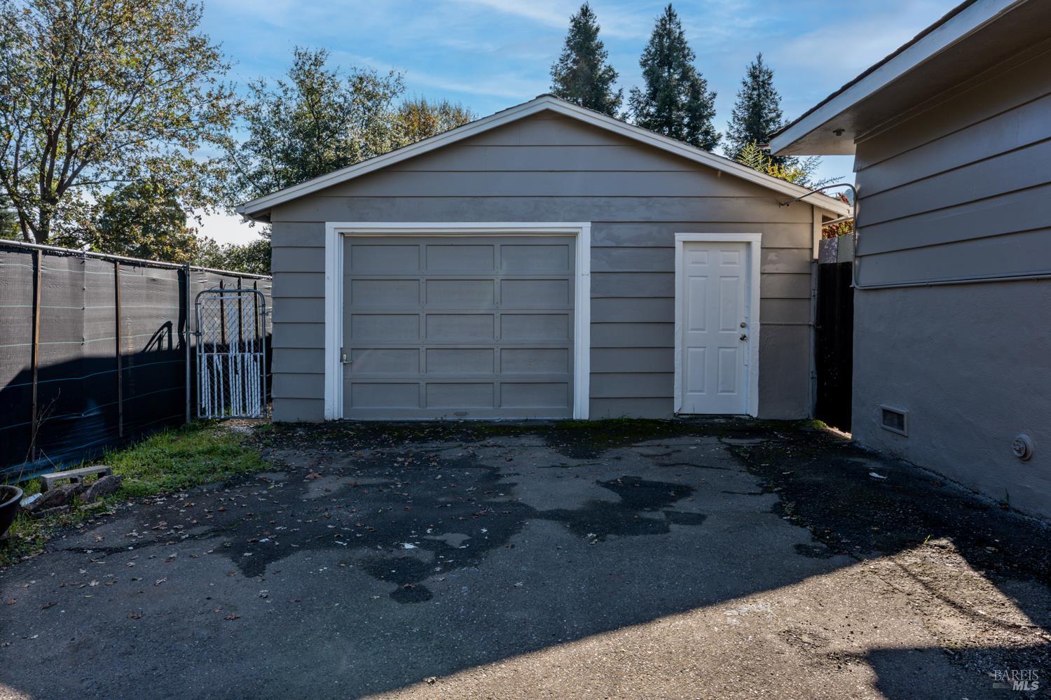 409 Luce Avenue Ukiah, CA 95482 - Photo 26 of 31 a small barn with a small yard