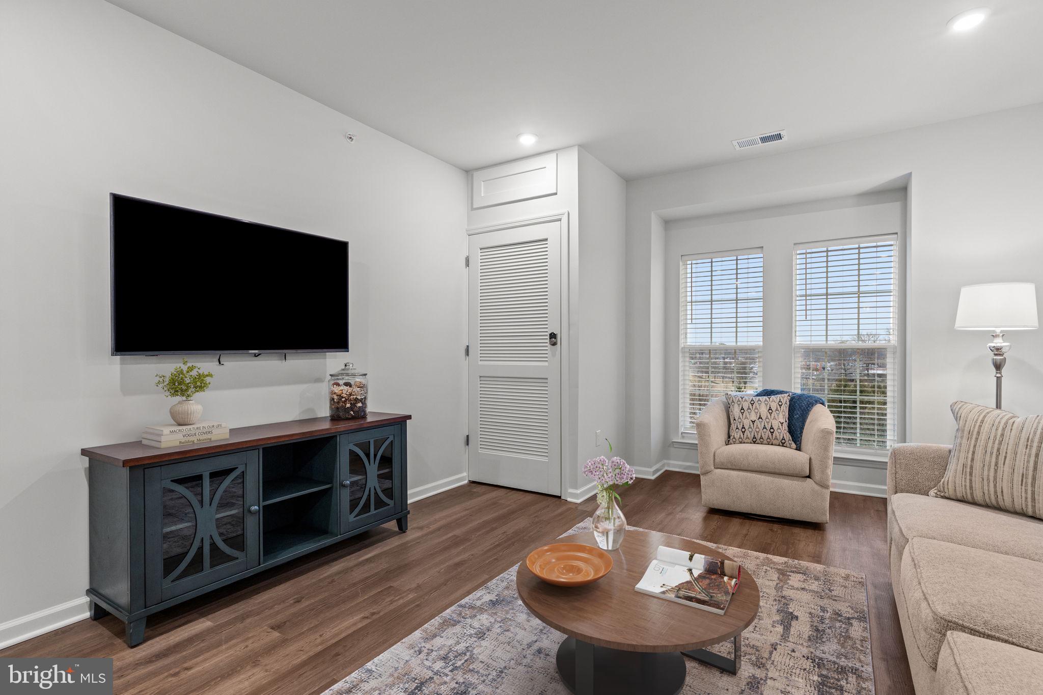 2500 Kelly Road Warrington, PA 18976 - Photo 4 of 19 Living room