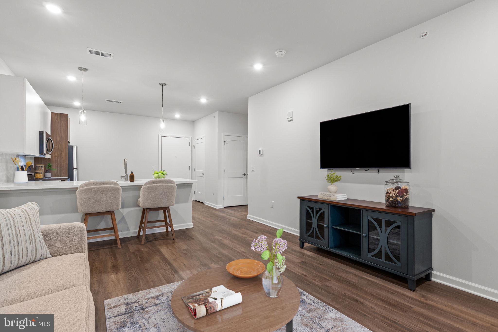 2500 Kelly Road Warrington, PA 18976 - Photo 5 of 19 Living Room