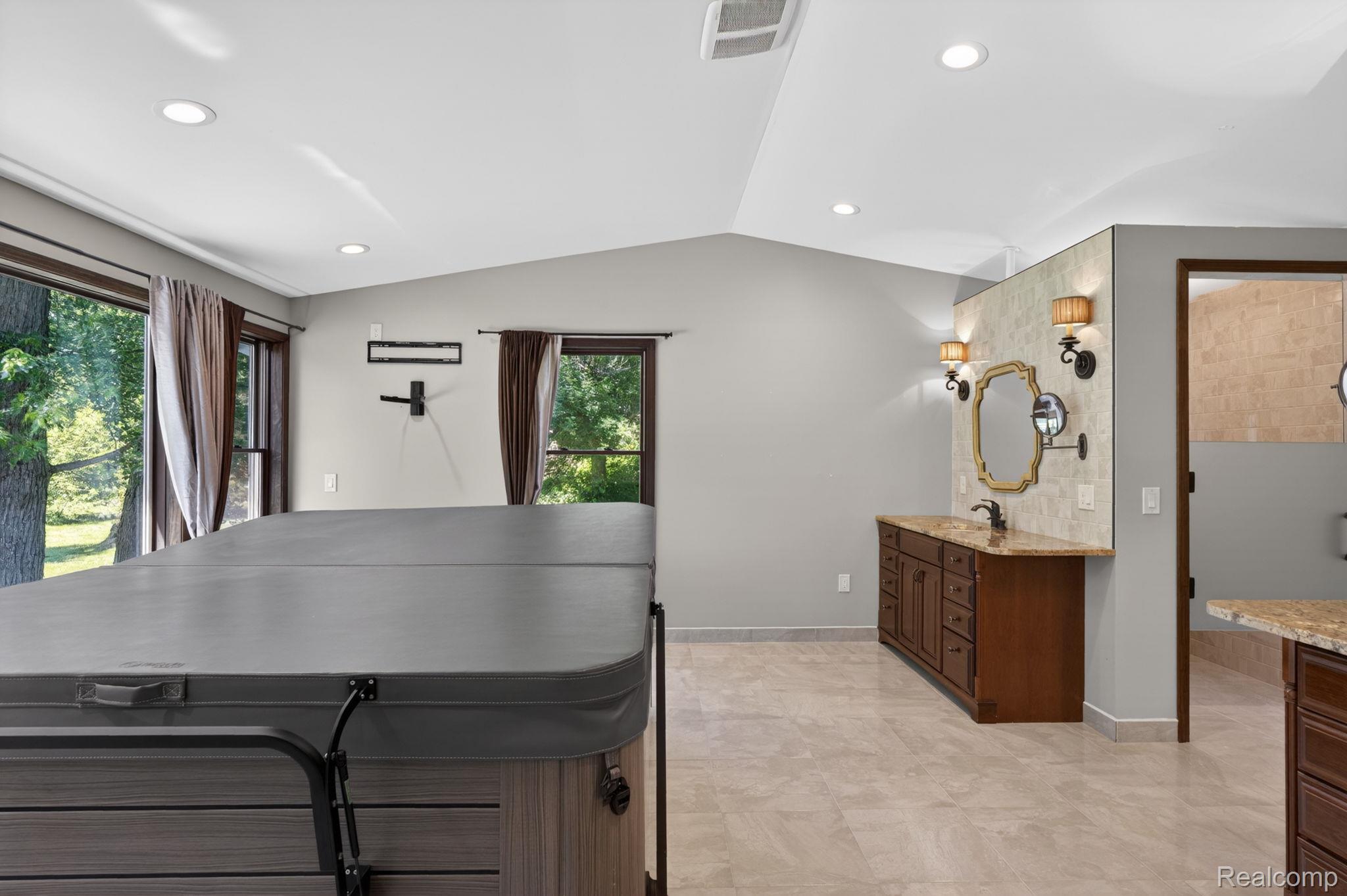 9353 Hill Road Swartz Creek, MI 48473 - Photo 54 of 98 56-web-or-mls-DSC_1828.jpg