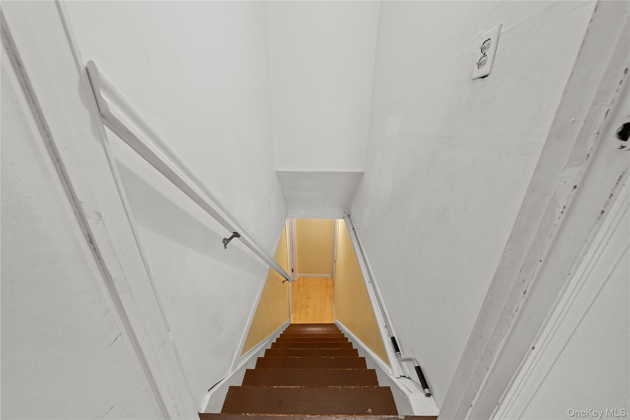 7 Fox Road East Setauket, NY 11733 - Photo 20 of 36