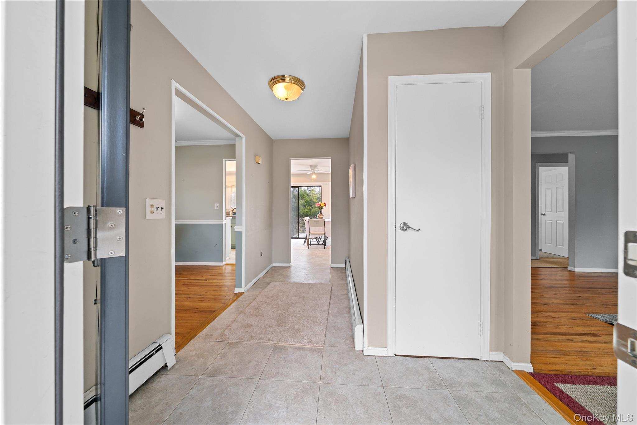 7 Fox Road East Setauket, NY 11733 - Photo 4 of 36