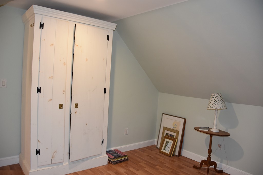 117 County Road Oak Bluffs, MA 02557 - Photo 18 of 19 Gallery Image 18