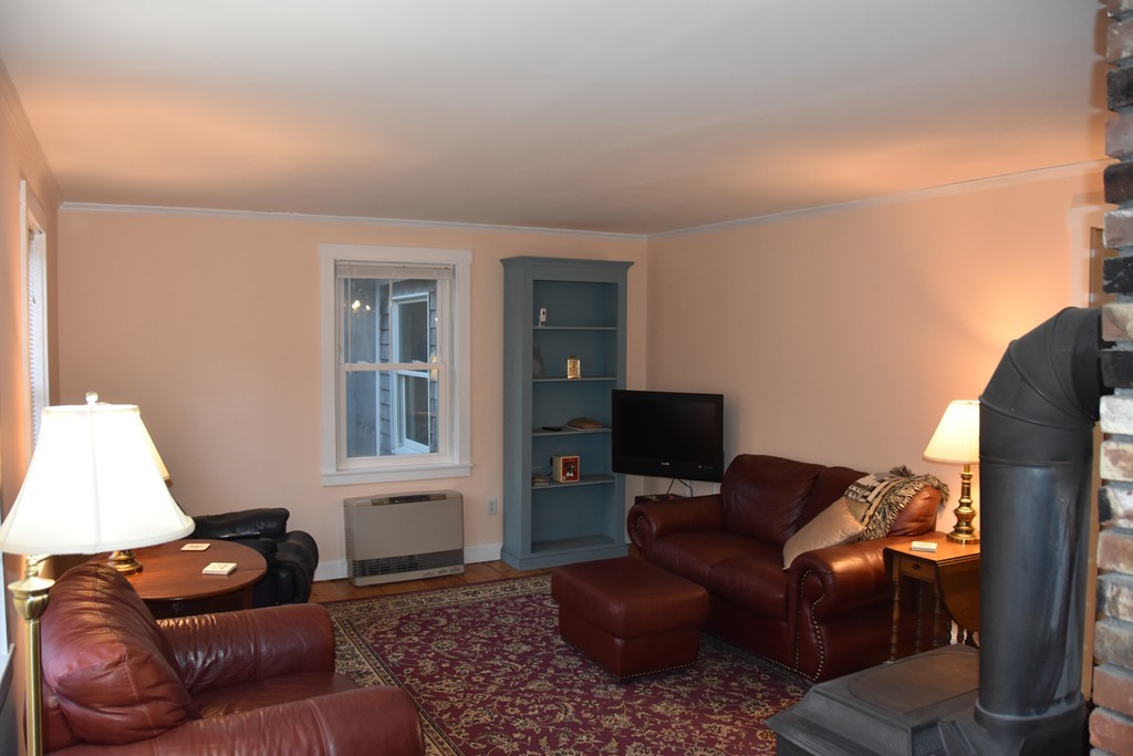 117 County Road Oak Bluffs, MA 02557 - Photo 3 of 19 Gallery Image 3