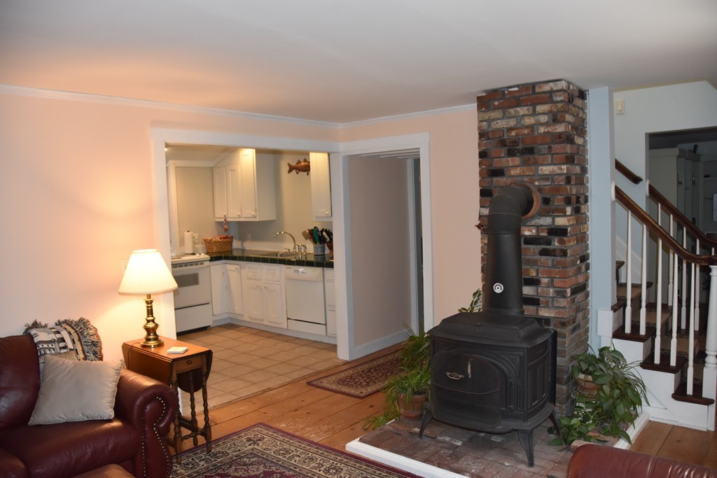117 County Road Oak Bluffs, MA 02557 - Photo 4 of 19 Gallery Image 4