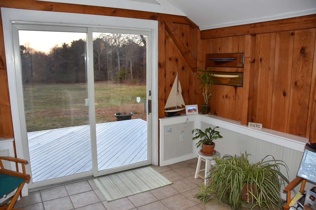117 County Road Oak Bluffs, MA 02557 - Photo 6 of 19 Gallery Image 6
