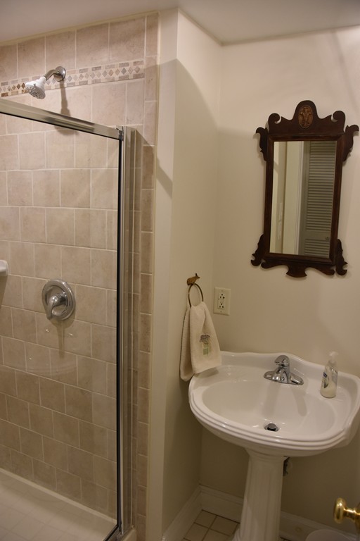 117 County Road Oak Bluffs, MA 02557 - Photo 9 of 19 Gallery Image 9
