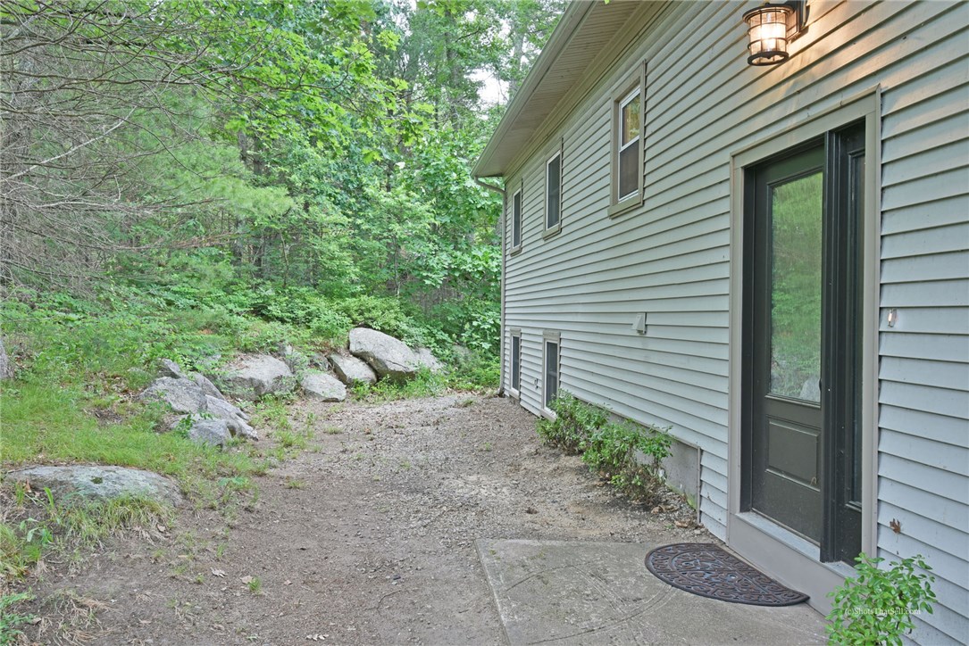 4172 Flat River Road Coventry, RI 02827 - Photo 3 of 37