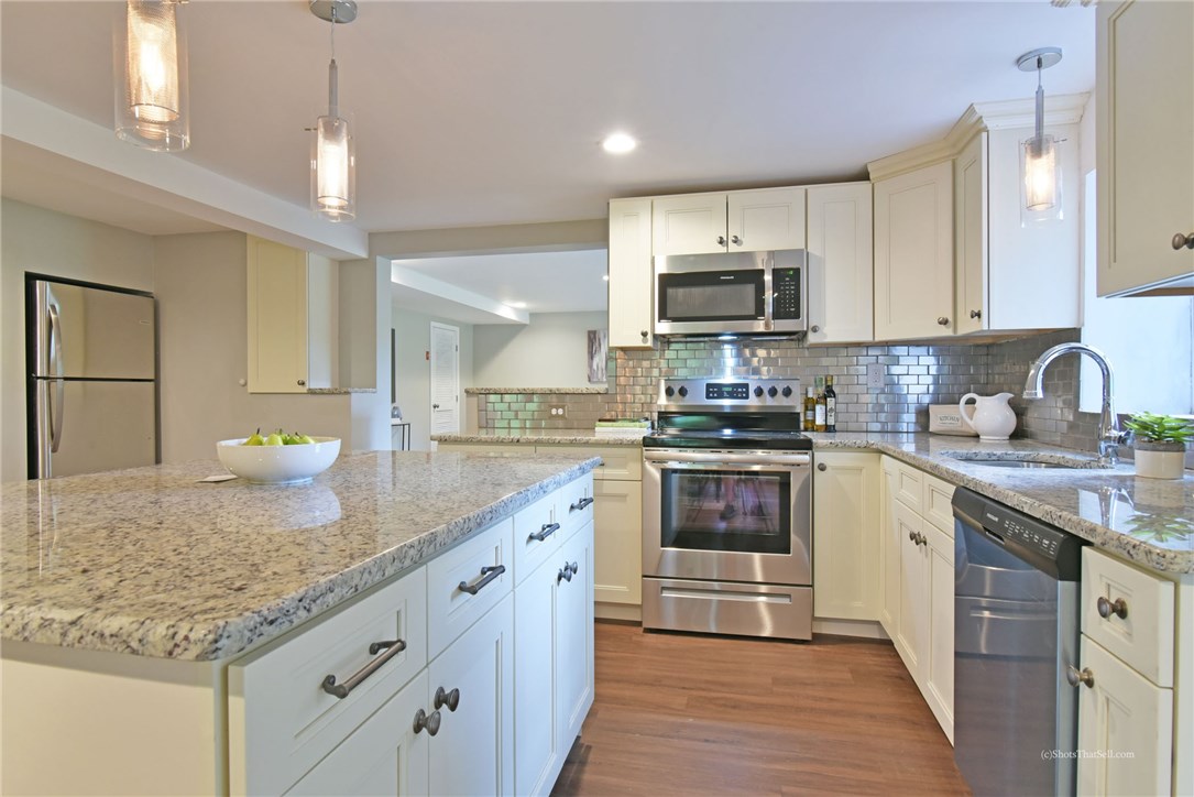 4172 Flat River Road Coventry, RI 02827 - Photo 4 of 37