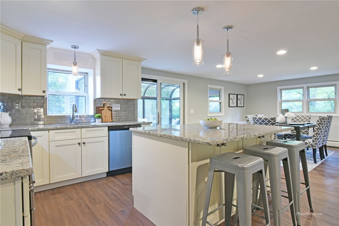 4172 Flat River Road Coventry, RI 02827 - Photo 5 of 37
