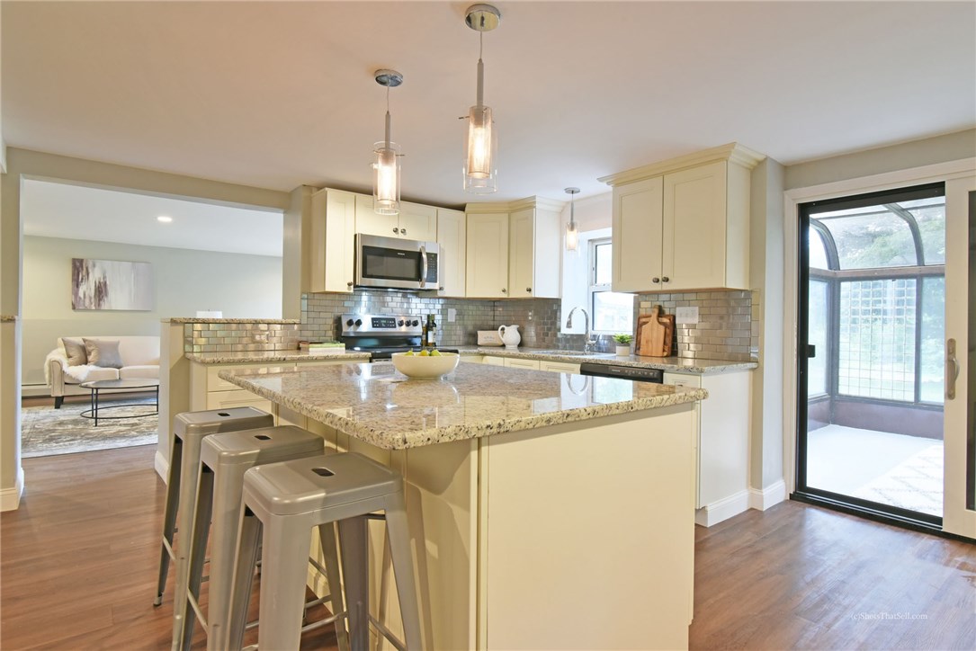 4172 Flat River Road Coventry, RI 02827 - Photo 8 of 37