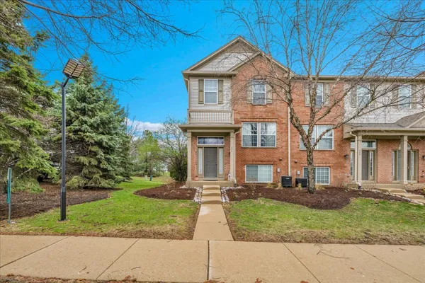 $387,000 | 404 Belvedere Lane, Aurora, IL 60502