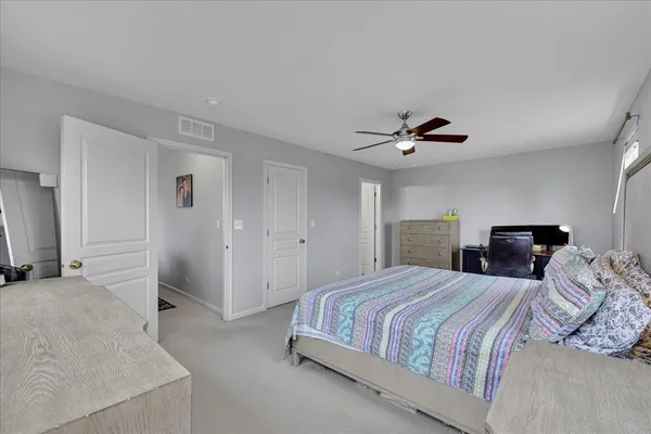$387,000 | 404 Belvedere Lane, Aurora, IL 60502