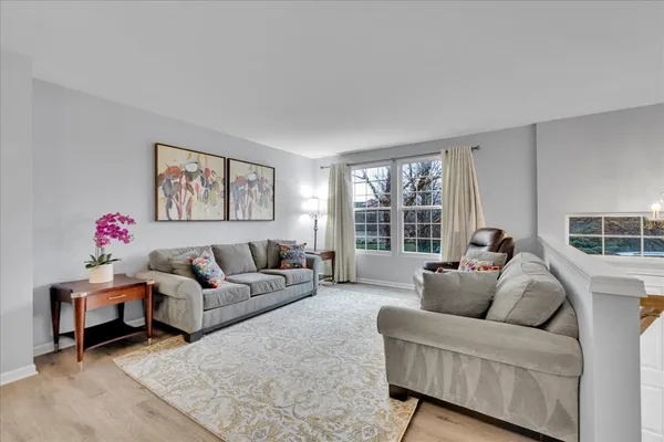 $387,000 | 404 Belvedere Lane, Aurora, IL 60502