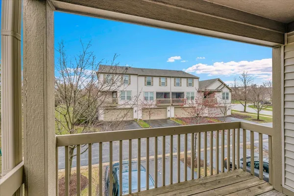 $387,000 | 404 Belvedere Lane, Aurora, IL 60502