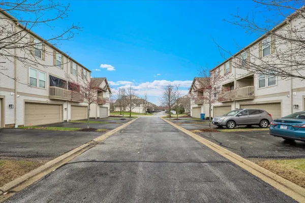 $387,000 | 404 Belvedere Lane, Aurora, IL 60502