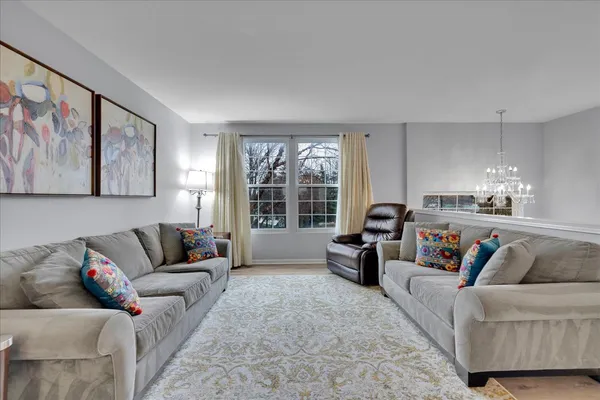 $387,000 | 404 Belvedere Lane, Aurora, IL 60502