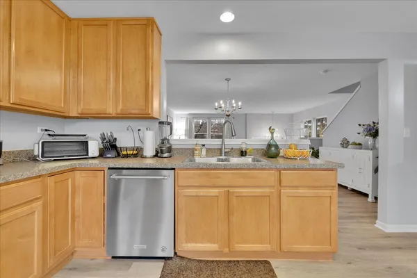 $387,000 | 404 Belvedere Lane, Aurora, IL 60502