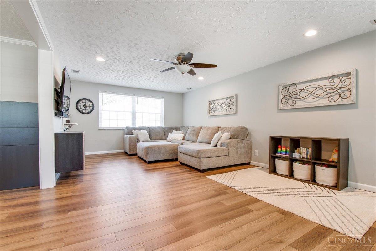 8627 Butler Warren Road West Chester, OH 45069 - Photo 8 of 31 Gallery Image 8