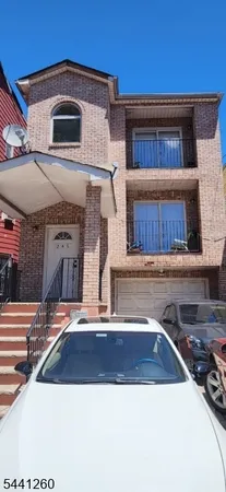 $1,600 | 245 Clark Place, Elizabeth Port, NJ 07206