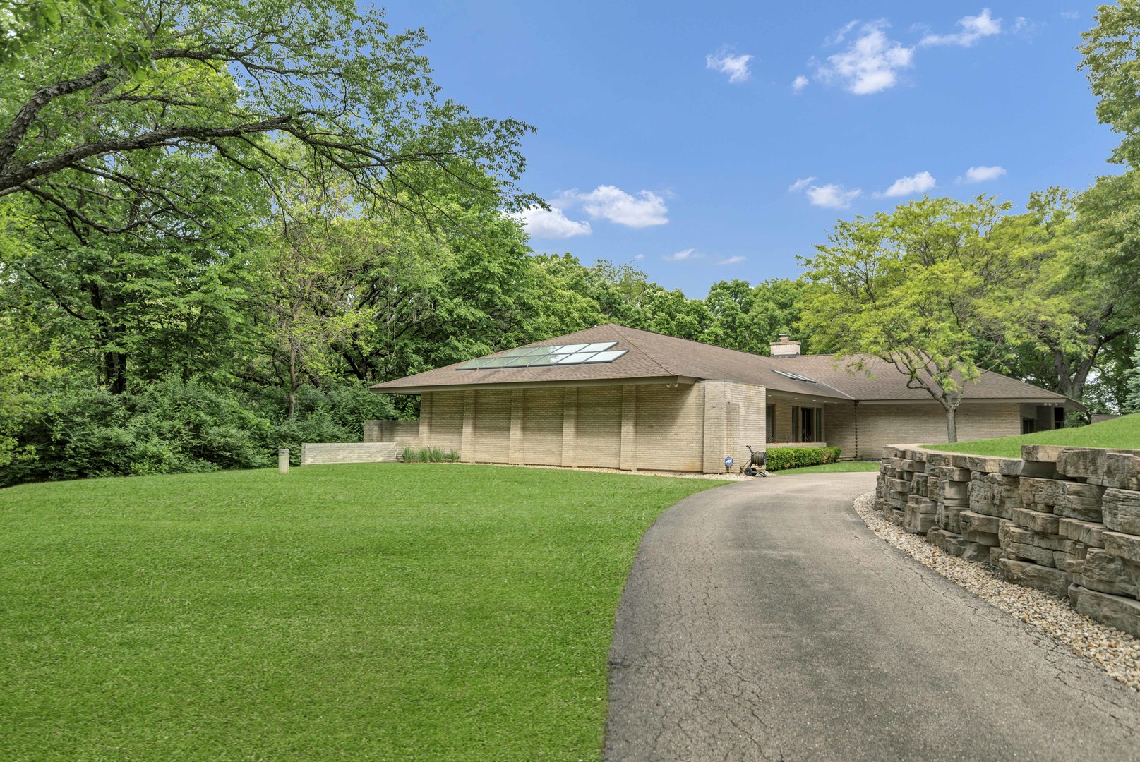 4 Far Hills Road Barrington Hills, IL 60010 - Photo 3 of 79
