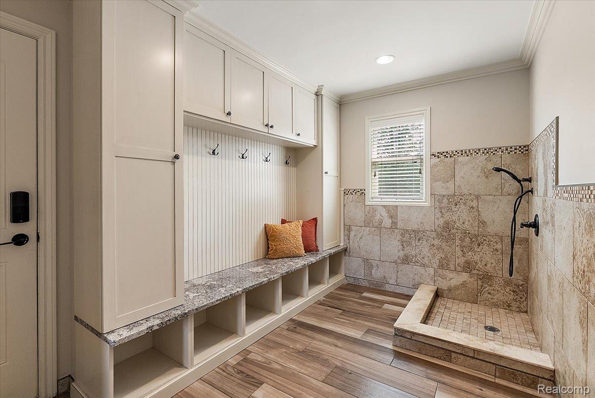 62650 Mound Road Washington, MI 48094 - Photo 25 of 76 Mudroom/drop zone with storage and dog washing station