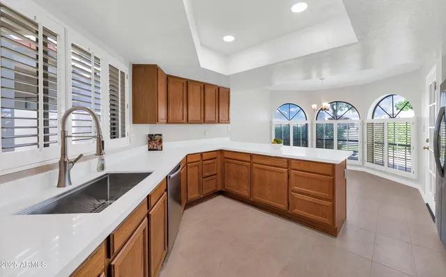 $605,000 | 4009 East Round Hill Drive, Phoenix, AZ 85028