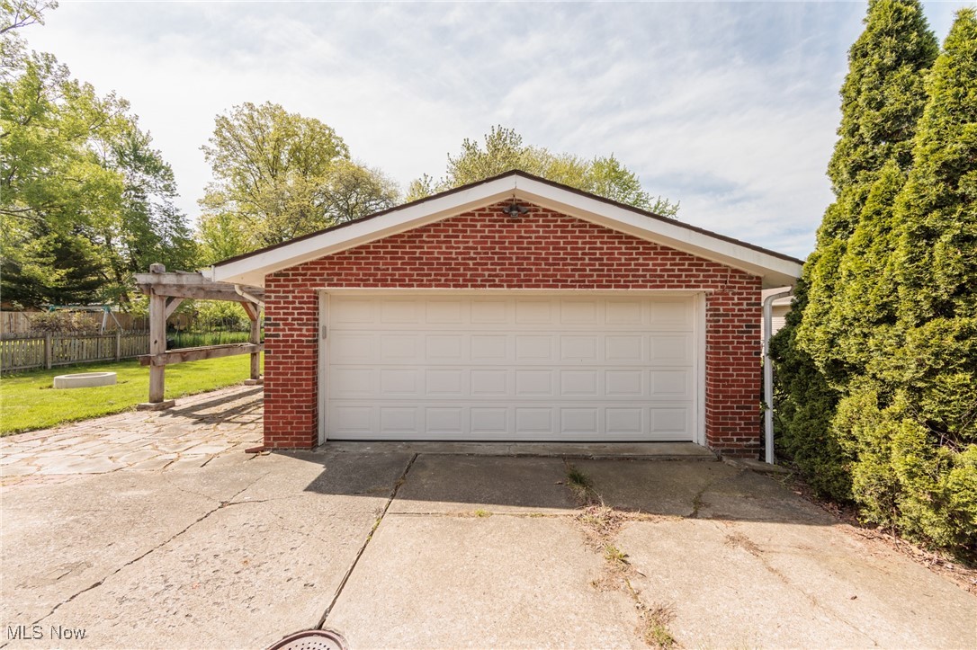 4476 Emerson Road Cleveland, OH 44121 - Photo 25 of 50