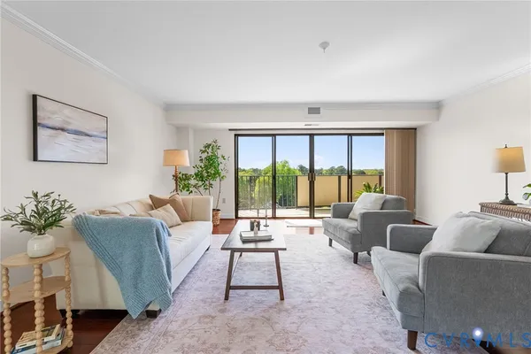 $320,000 | 2956 Hathaway Road, Unit U1101, Richmond, VA 23225