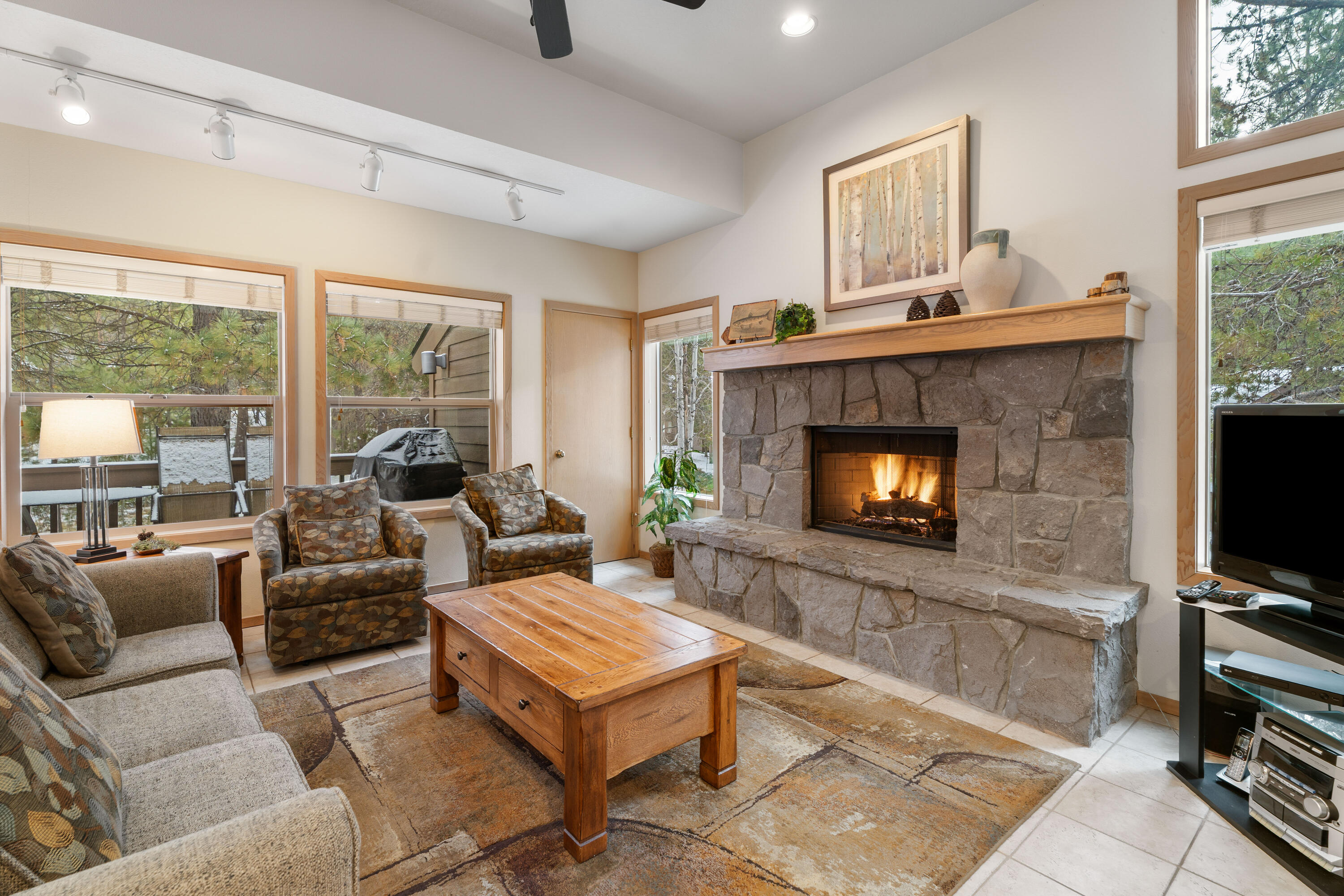 57327 Beaver Ridge Loop, Unit 6 Sunriver, OR 97707 - Photo 9 of 26
