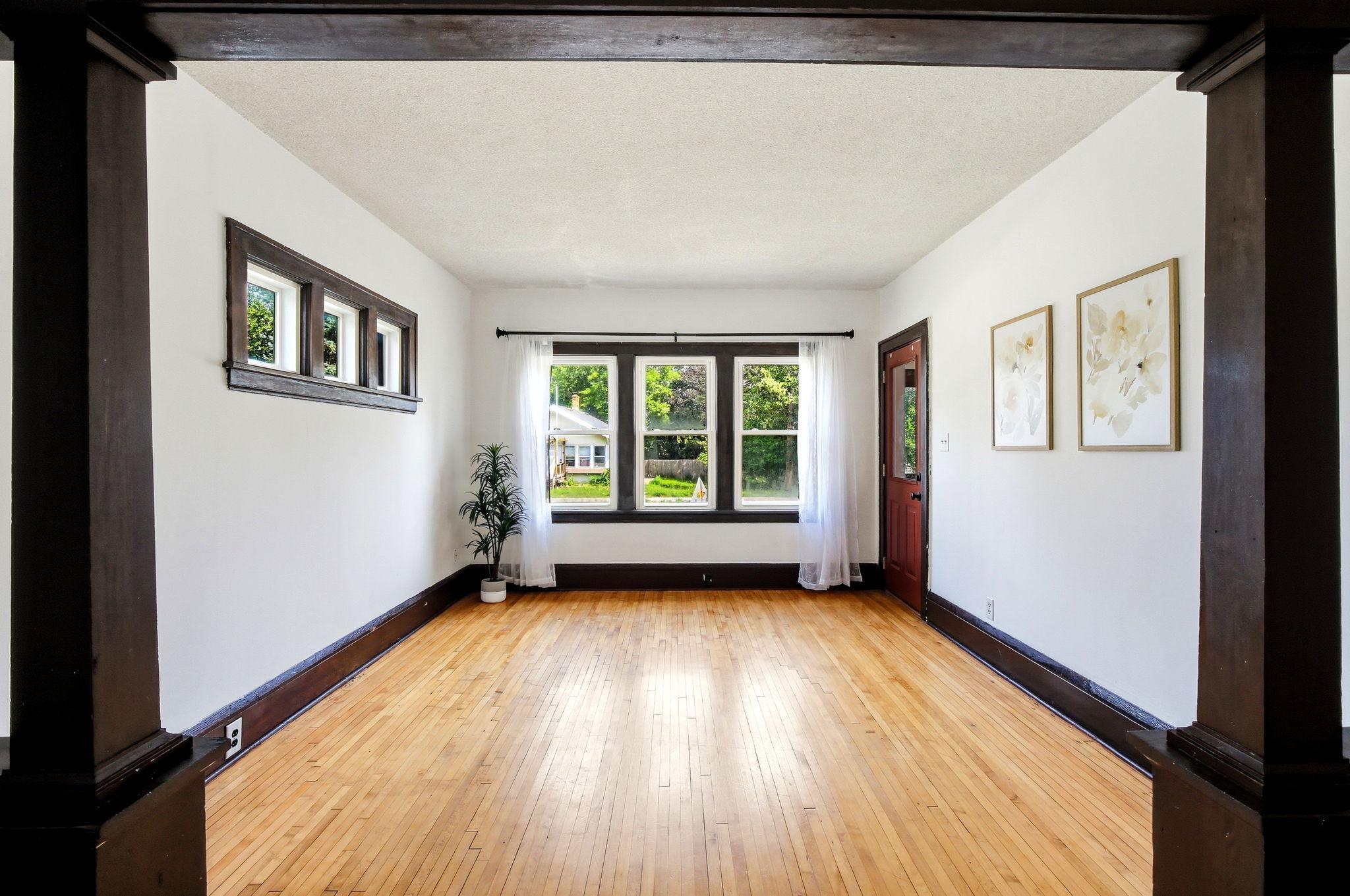 1283 Rice Street St. Paul, MN 55117 - Photo 8 of 36 Gallery Image 8