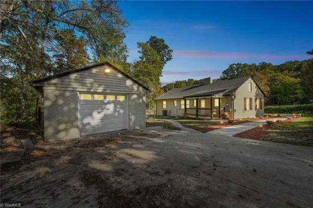 $285,000 | 4701 Highway 220, Summerfield, NC 27358