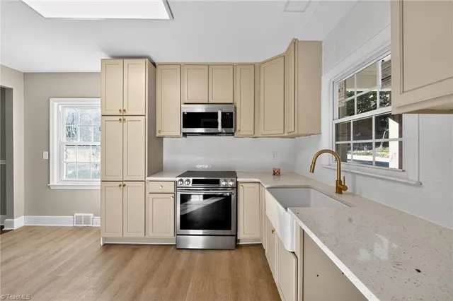 $285,000 | 4701 Highway 220, Summerfield, NC 27358