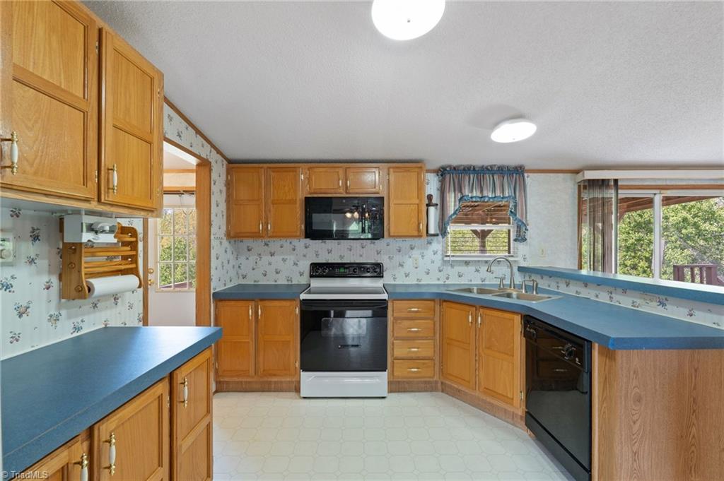 1747 Lynchburg Road Westfield, NC 27053 - Photo 15 of 49