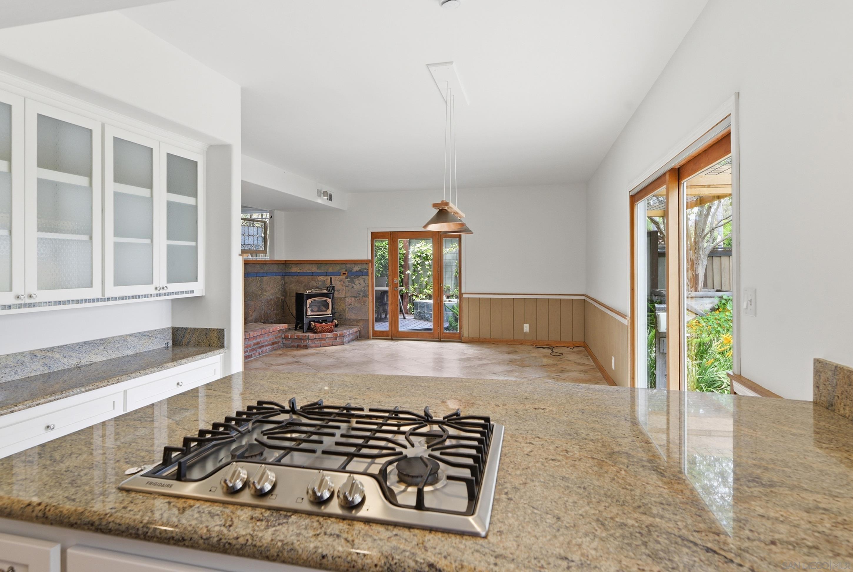 2275 Cameo Road Carlsbad, CA 92008 - Photo 14 of 60
