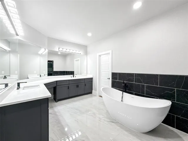 $399,999 | 2130 Kathleen Avenue, Dallas, TX 75216