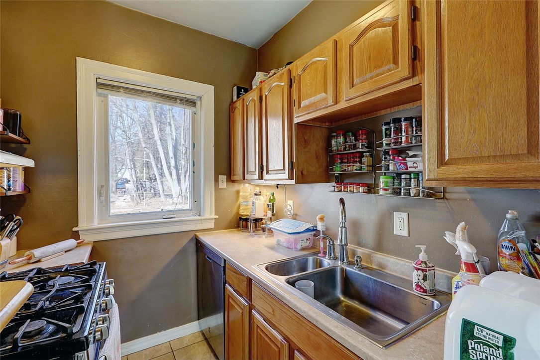 141 Farm Street Woonsocket, RI 02895 - Photo 16 of 28