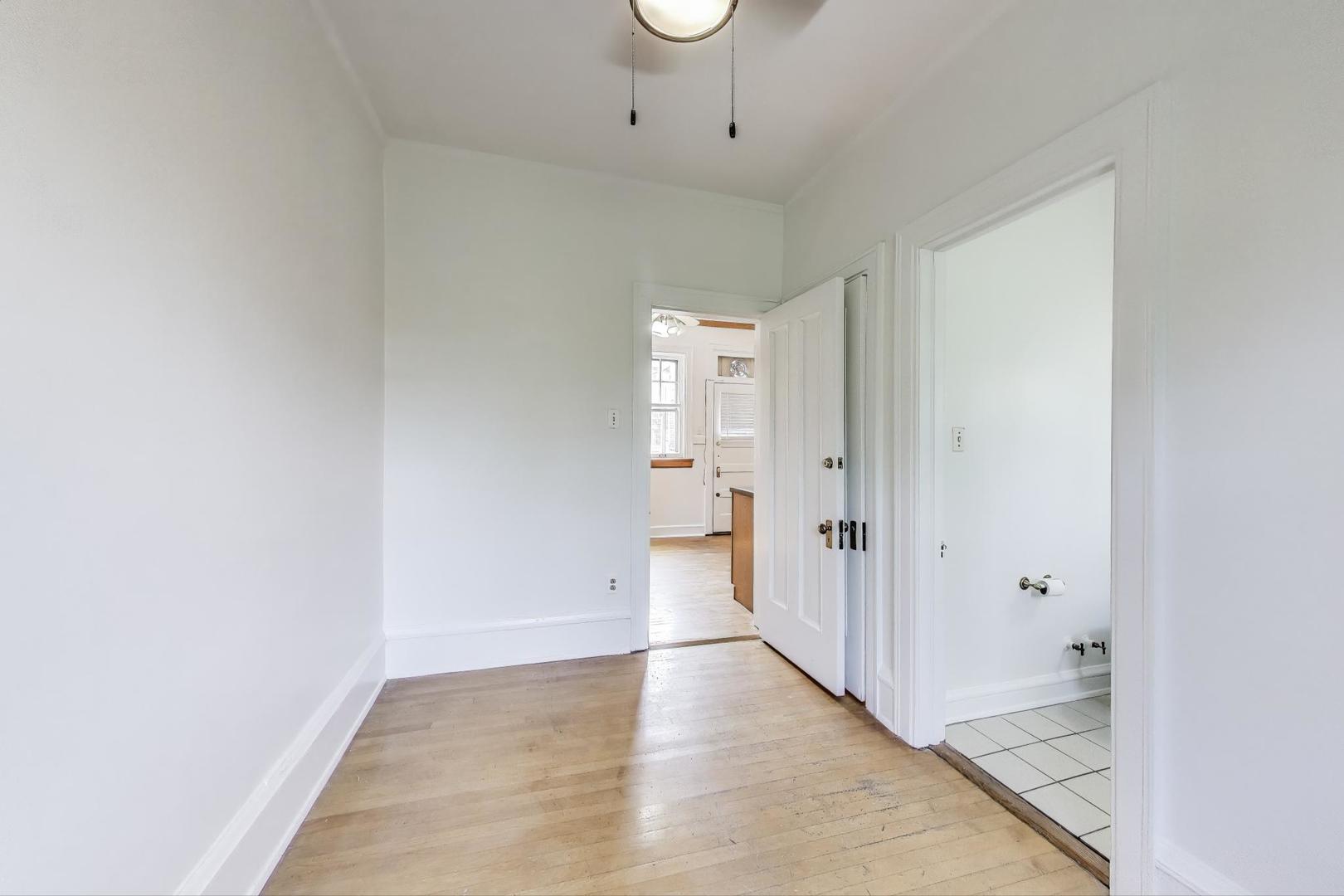 1641 Hinman Avenue, Unit 3 Evanston, IL 60201 - Photo 21 of 30 a view of an empty room