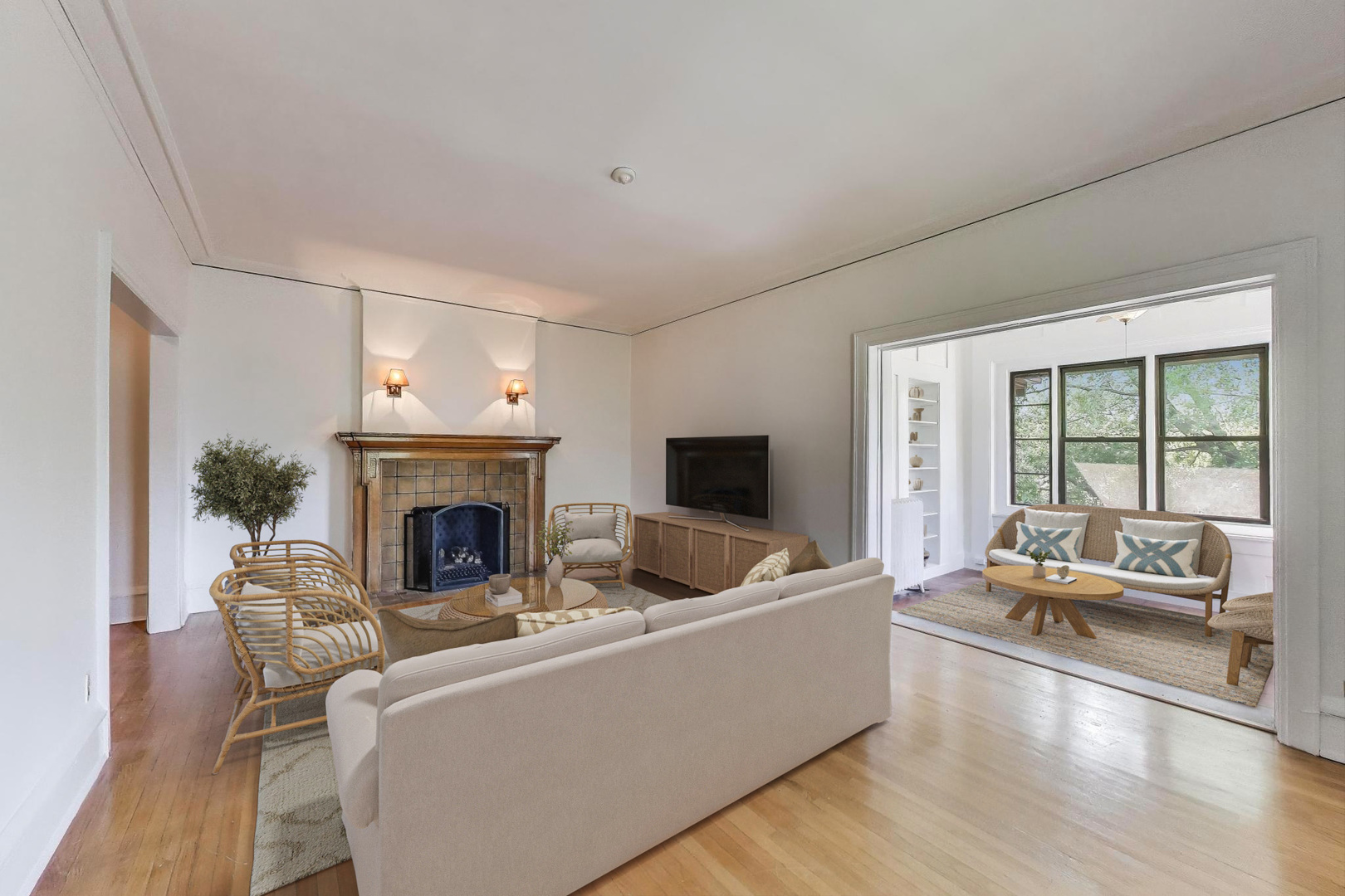 1641 Hinman Avenue, Unit 3 Evanston, IL 60201 - Photo 10 of 30 a living room with furniture and a fireplace