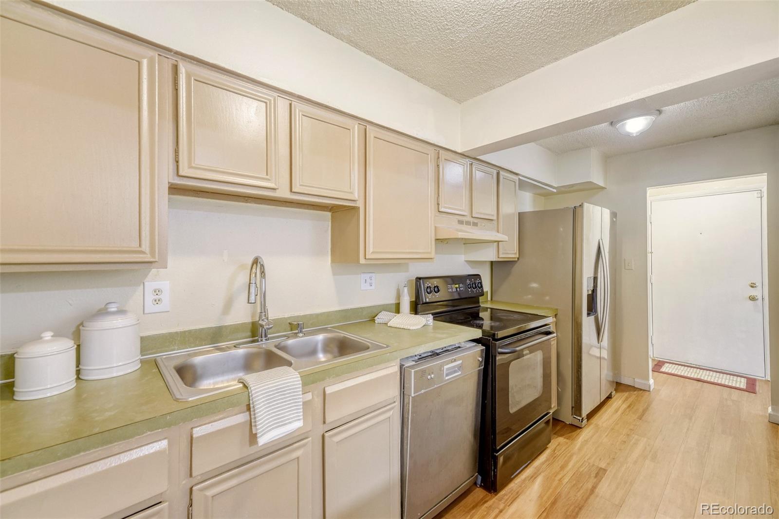4641 South Lowell Boulevard, Unit B Denver, CO 80236 - Photo 7 of 17
