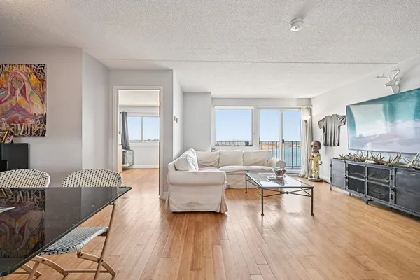 $425,000 | 200 Cove Way, Unit 1004, Quincy, MA 02169